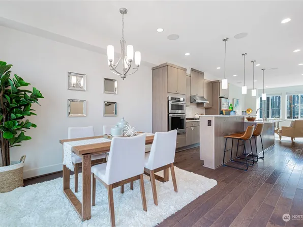 901 W McGraw Street #4, Seattle, WA 98119