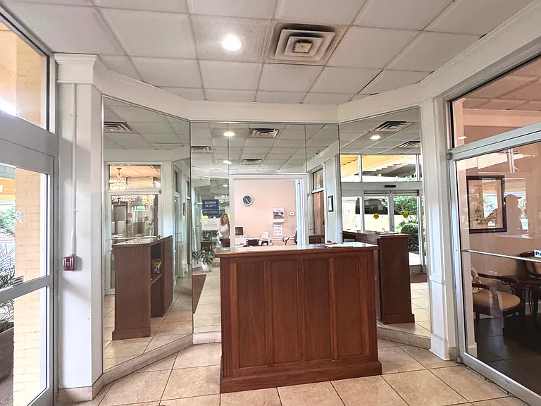 825 Bayshore Dr — Photo 4