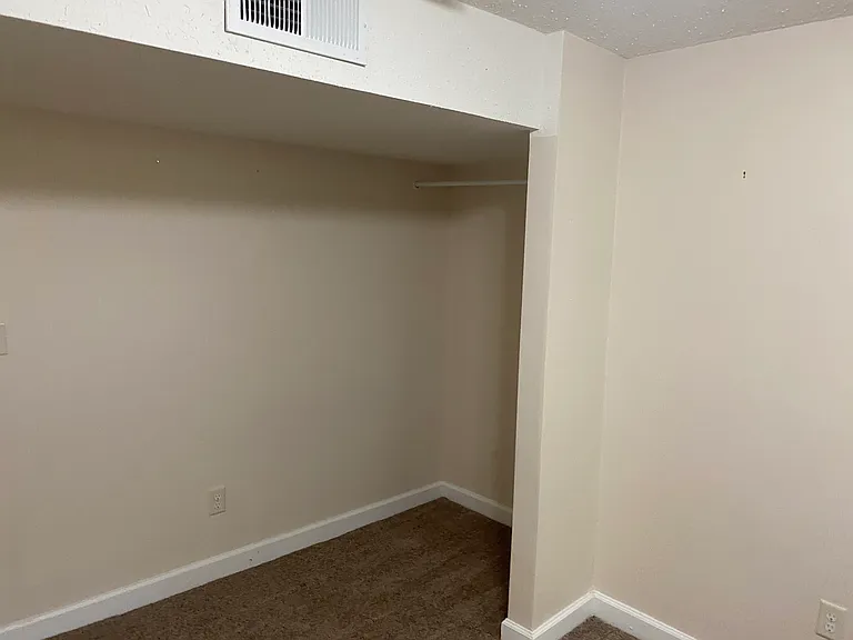 10610 Johnson Cir #10610 — Photo 19