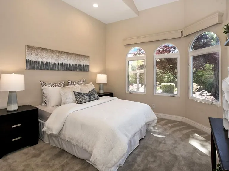 18233 Saratoga Los Gatos Rd — Photo 14