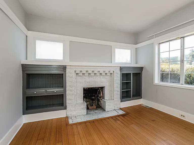 4692 Congress Ave — Photo 5