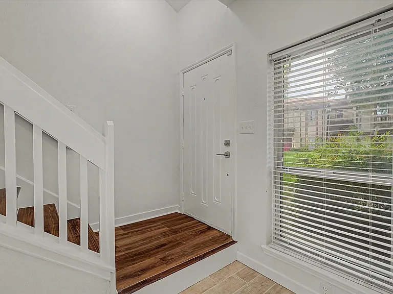 12500 Brookglade Cir #179 — Photo 4