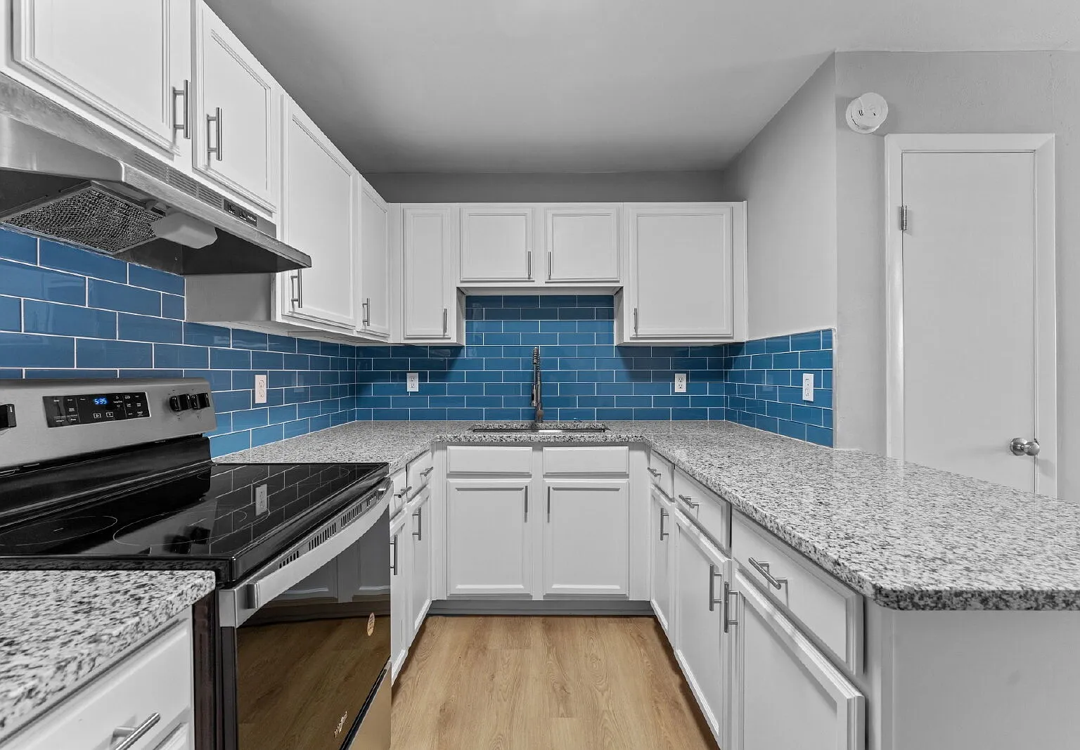 2 bed, 1.0 bath, 800 sqft, $1,500 — Photo 4
