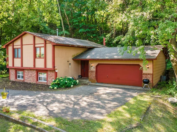 2805 Brookview Dr, Burnsville, MN 55337