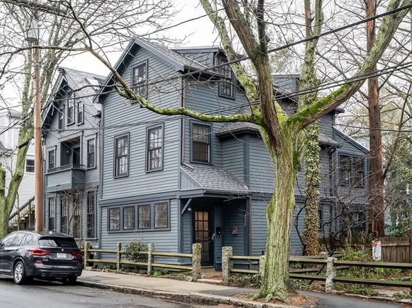 138 Pleasant St #138, Cambridge, MA 02139