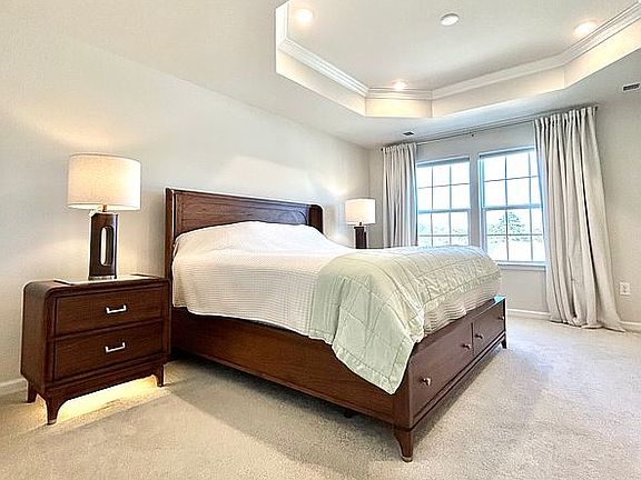 3rd image of 4106 Riverside Dr