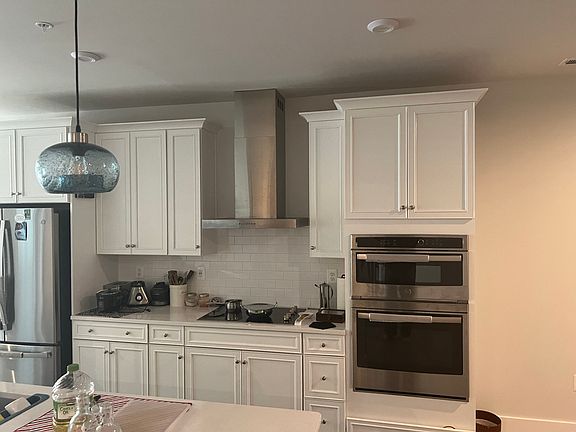 5th image of 2755 Acadia Dr #B