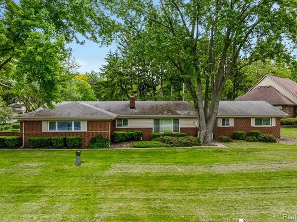 23970 Woodham Rd, Novi, MI 48374