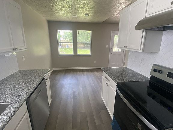 5th image of 9620 Landis Dr