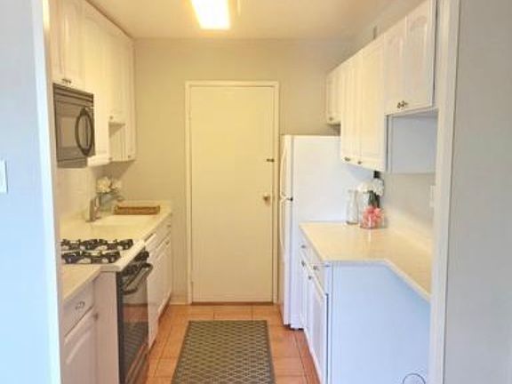 3rd image of 6641 Wakefield Dr APT 320