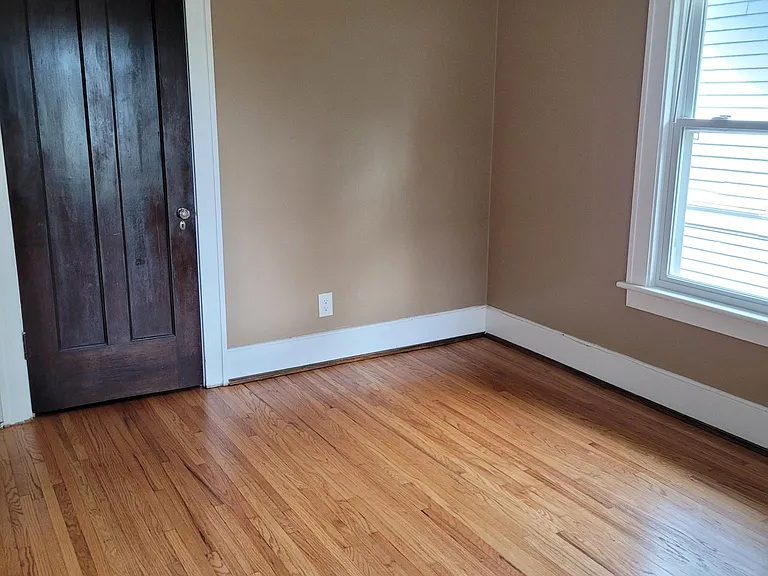 17 E Longview Ave — Photo 6