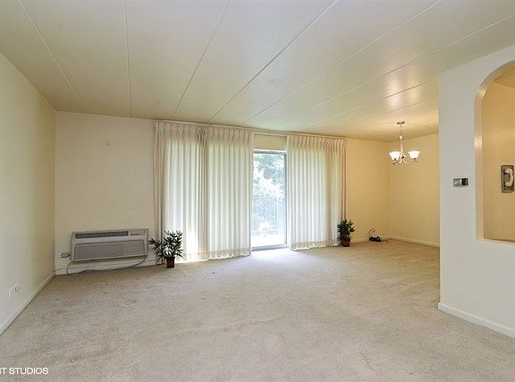 3rd image of 11116 S Longwood Dr APT 201