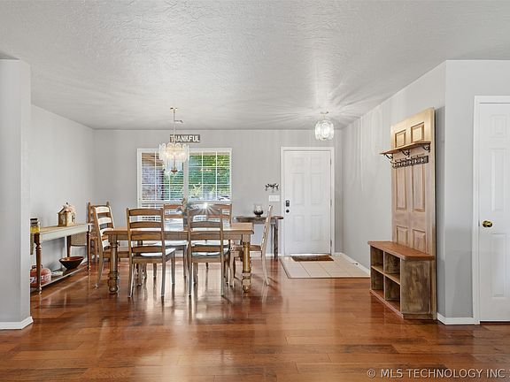 4th image of 1302 W Orlando St