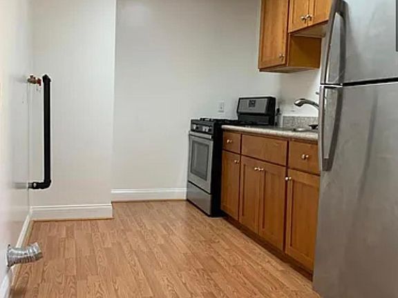 2nd image of 1285 Saint Francis St