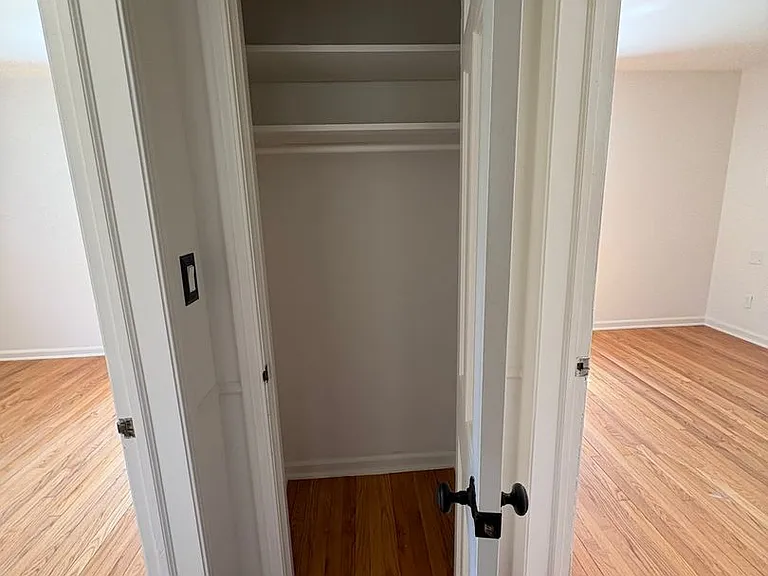 24975 Franklin Park Dr — Photo 9
