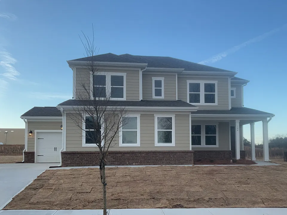 104 Punderson Dr
