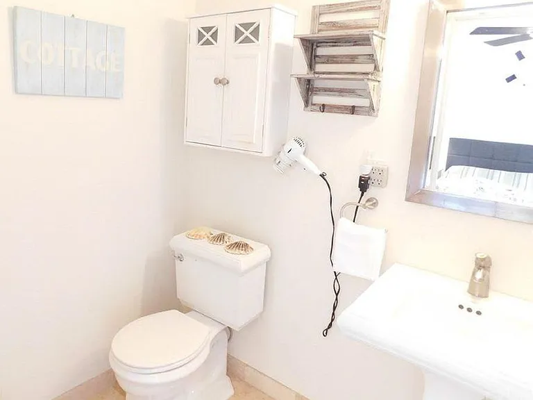 2nd Bathroom