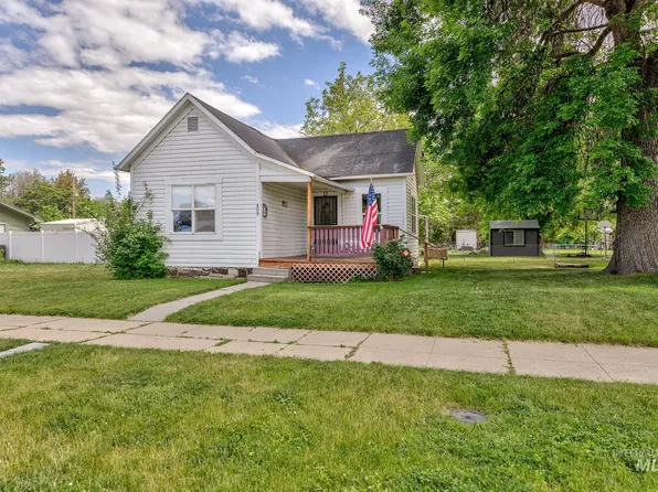 809 E Commercial St, Weiser, ID 83672