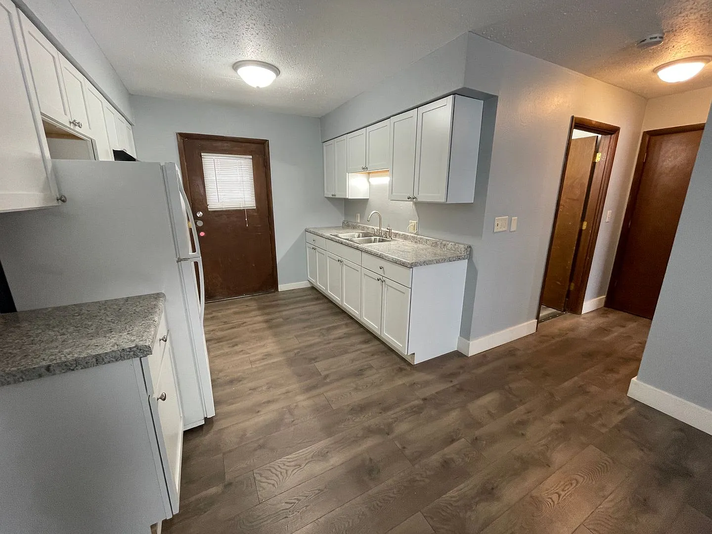 205 Owen St — Photo 3