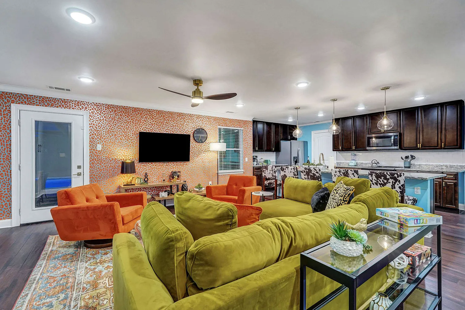 4 bed, 3.0 bath, 1980 sqft, $6,472 — Photo 4