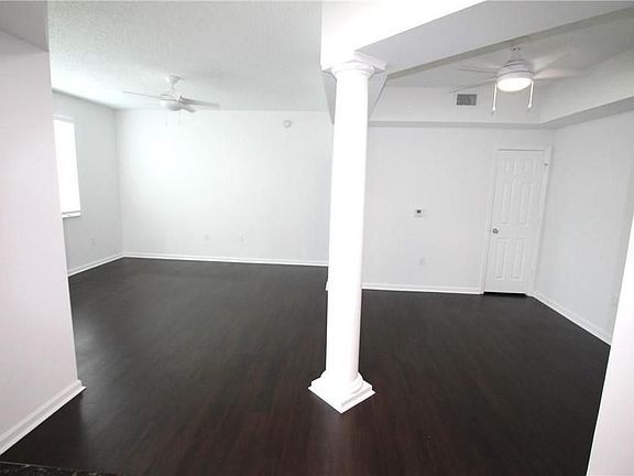 4th image of 533 NE 3rd Ave APT 521