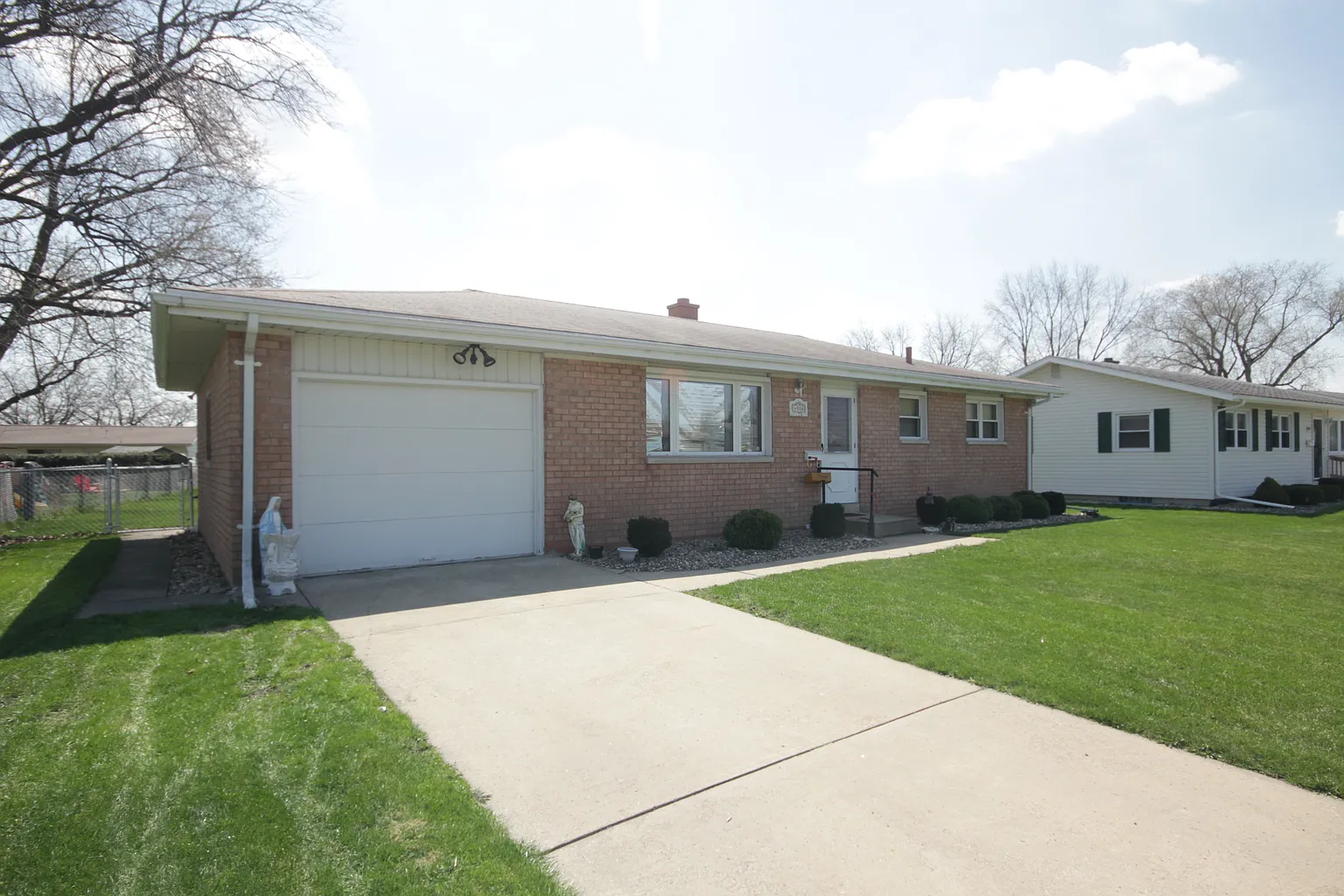 4916 Greenleaf Ln photo 1