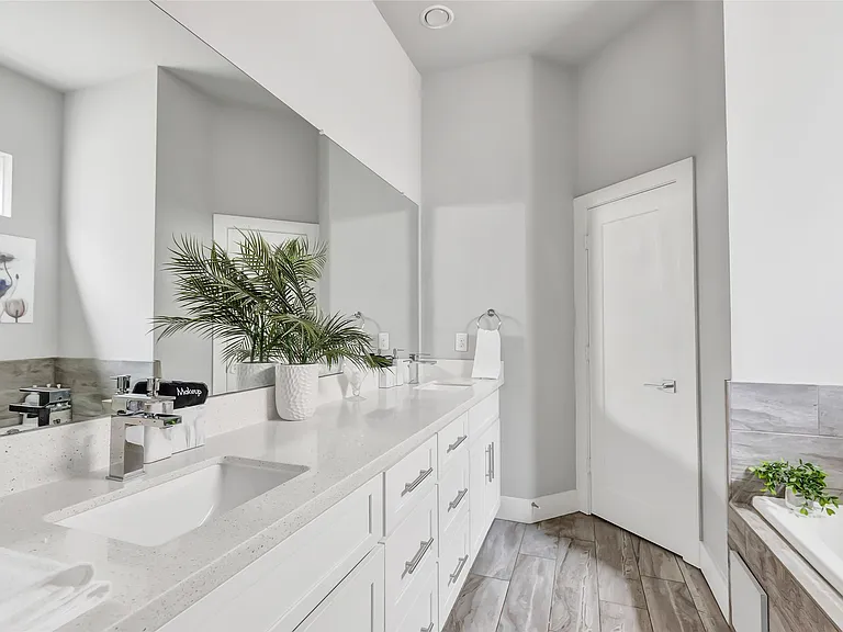 1310 Roberts St #1310 — Photo 25