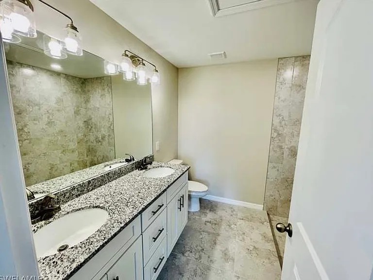 2218 NW 6th Pl — Photo 13