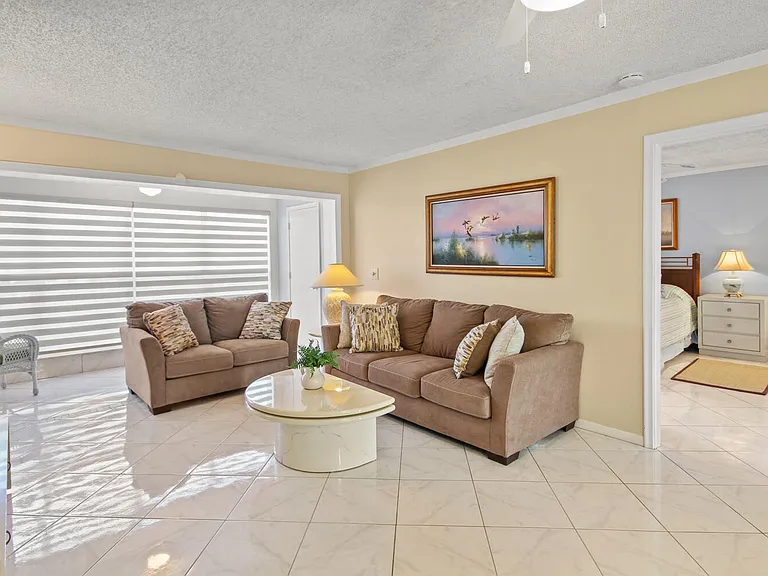 1001 Flame Vine Ave #202 — Photo 12