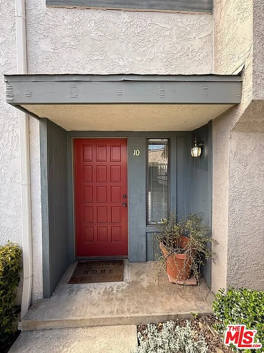3 bed, 3.0 bath, 1331 sqft, $3,950 — Photo 3
