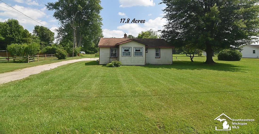 13493 Dixon Rd photo 1