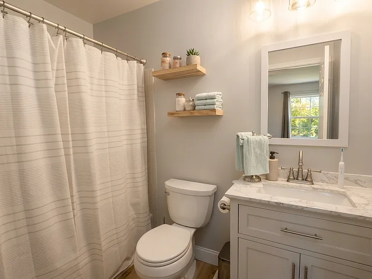 81 E Thomas Ct — Photo 15