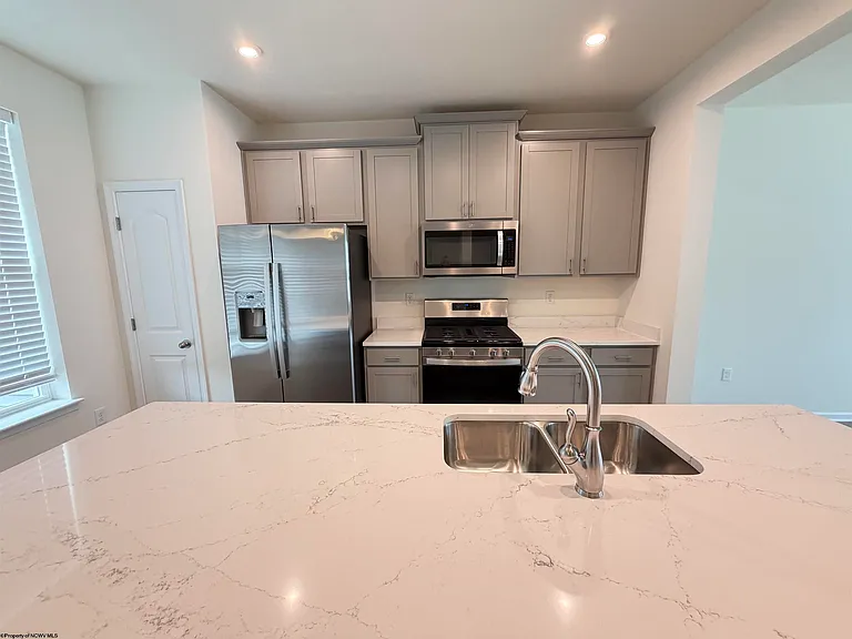 42 Dover Ct — Photo 26