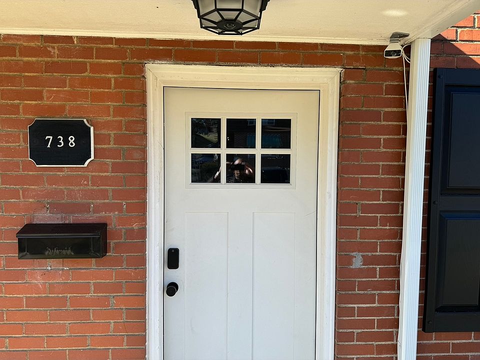 1st image of 736-738 1st St