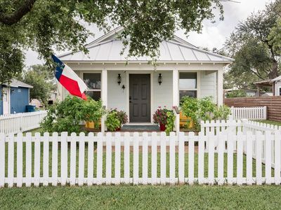 605 E Market St, Rockport, TX, 78382