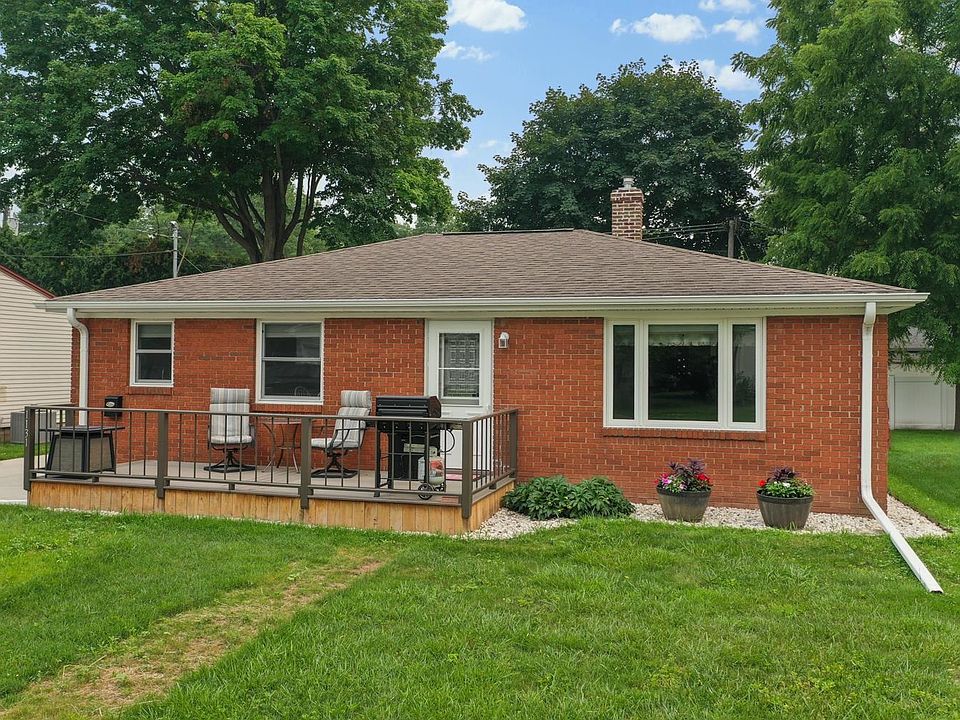 1st image of 1131 Langlade Ave