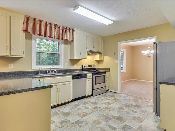 5th image of 11162 Stonebrook Dr