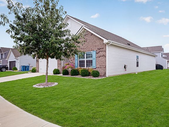 3rd image of 503 Buckthorn Ln