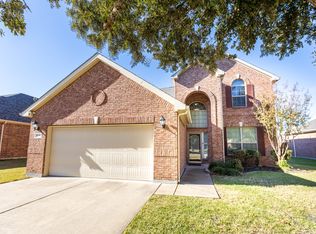 804 W Bend Blvd, Burleson, TX 76028