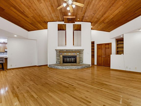 4th image of 11223 Tower Hill Rd