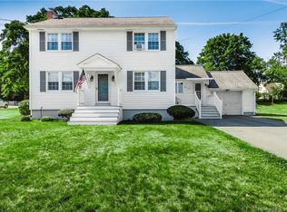 4 Woodhill Rd, Manchester, CT 06042