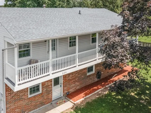 324 Overlook Dr, Prince Frederick, MD 20678