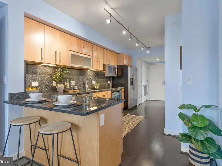 1025 1st St SE #907 — Photo 3