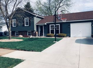 349 Apple St, Dixon, IL 61021