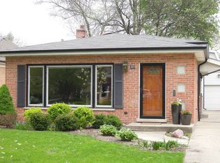 703 Long Rd, Glenview, IL 60025