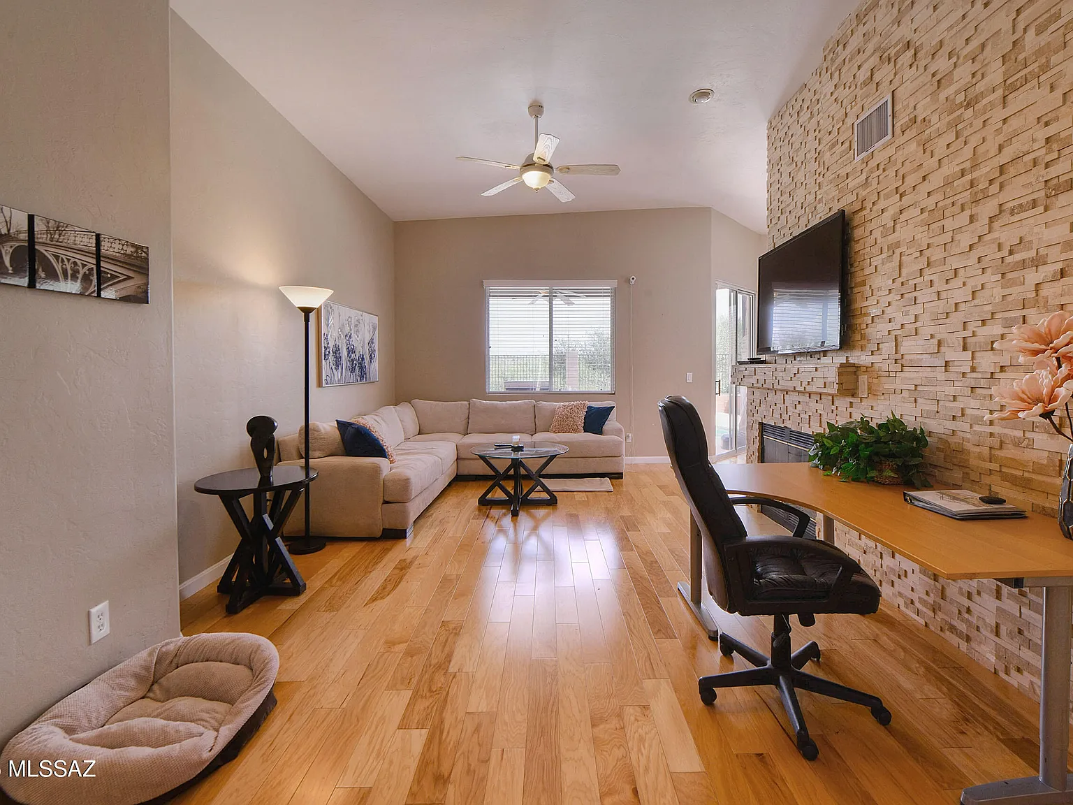 2 bed, 2.0 bath, 1697 sqft, $3,900 — Photo 4
