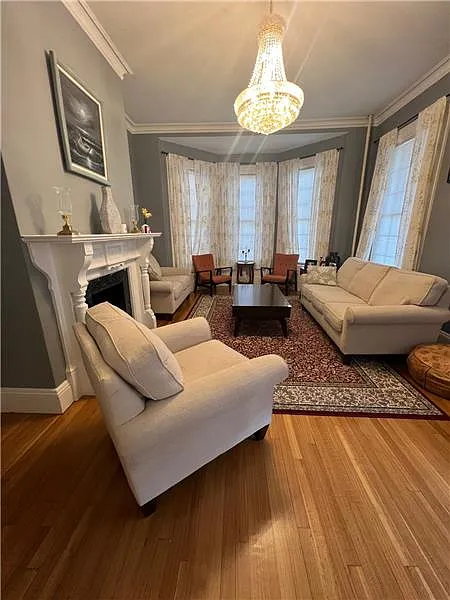 6 bed, 2.5 bath, 3175 sqft, $6,000 — Photo 3