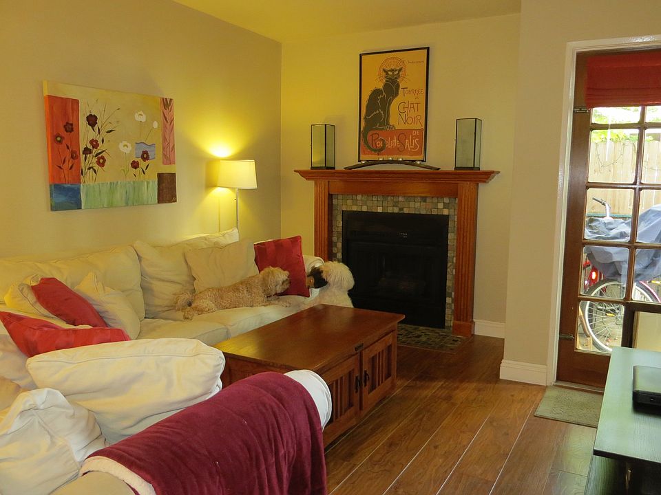 1st image of 260 Victoria St #17