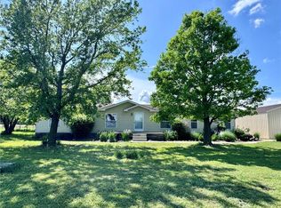 7302 SW 10th St, Columbus, KS 66725