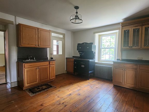 Kitchen (stove to be replaced)